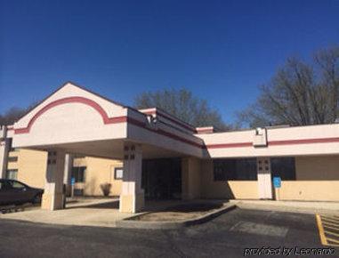 موتيل Logansport سوبر 8 باي ويندام لوجانسبورت المظهر الخارجي الصورة